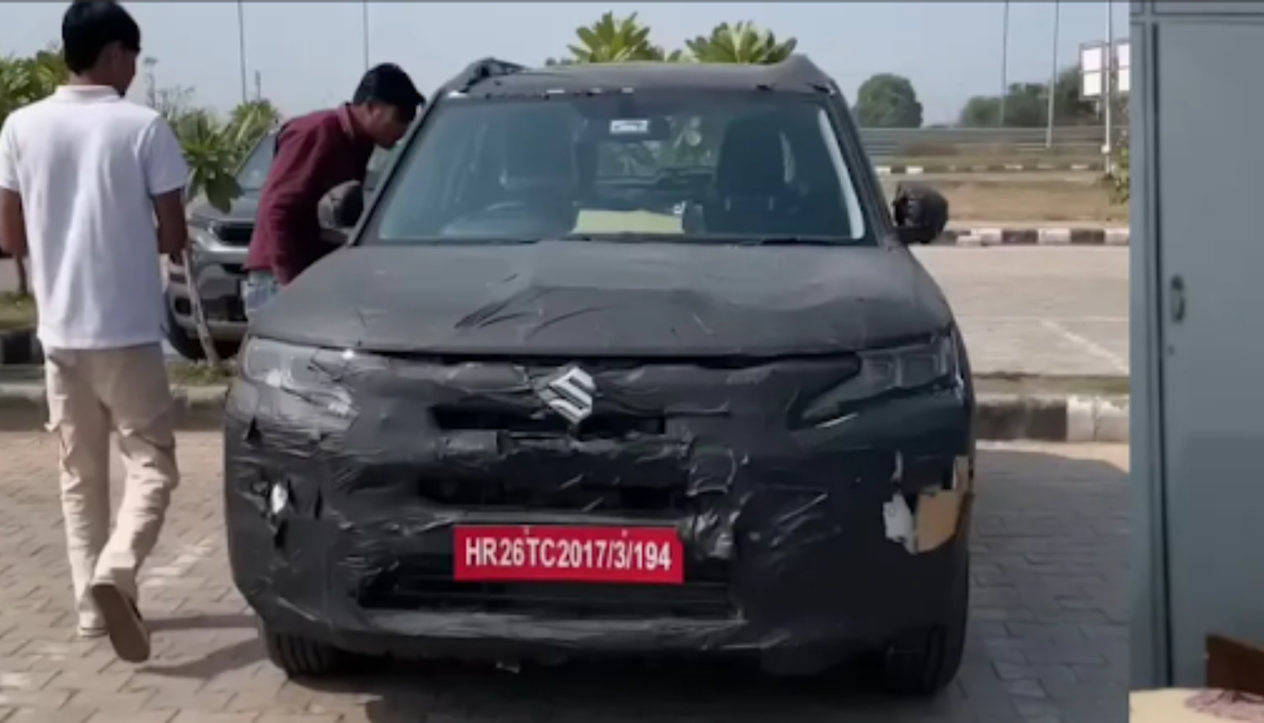 Maruti Brezza facelift spotted testing with camouflage front design