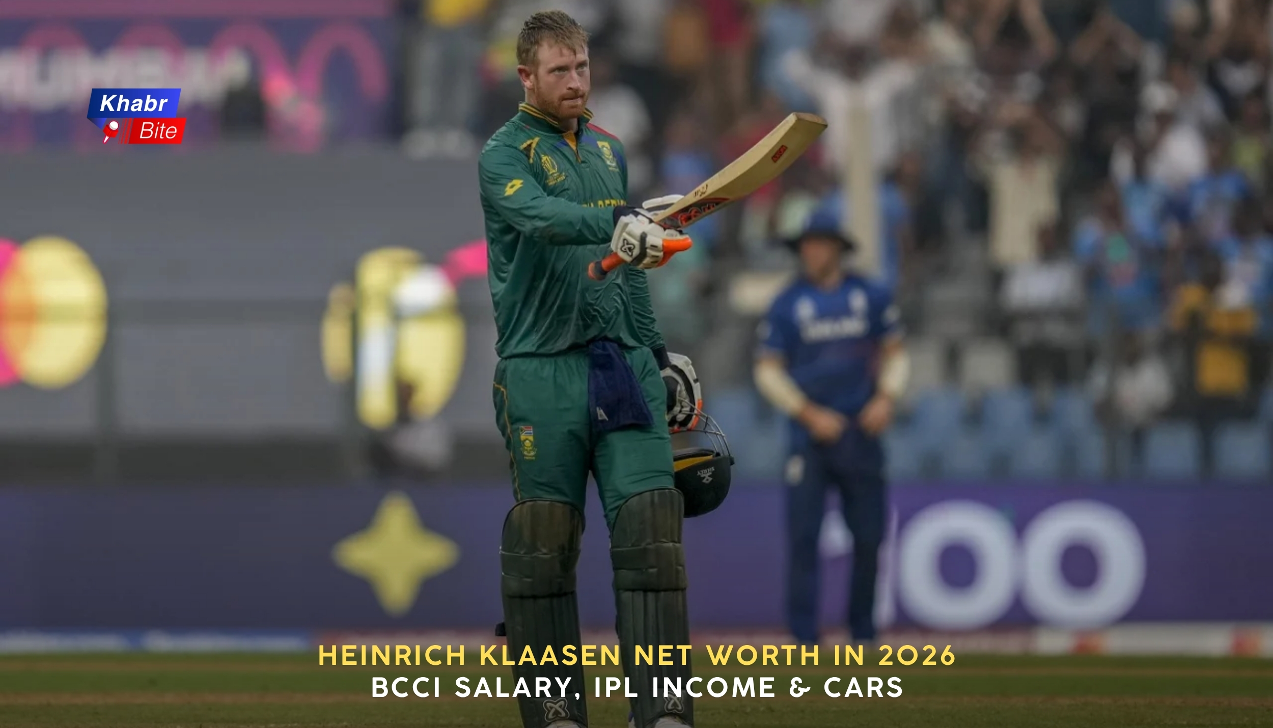 Heinrich Klaasen raising bat during match
